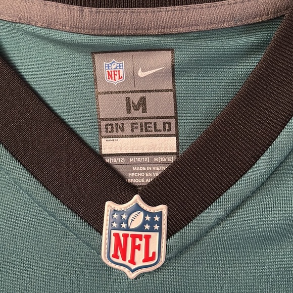 NFL Nike Philadelphia Eagles Carson Wentz Jersey - Picture 6 of 6